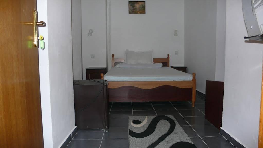 Hotel Uranus 부쿠레슈티 외부 사진